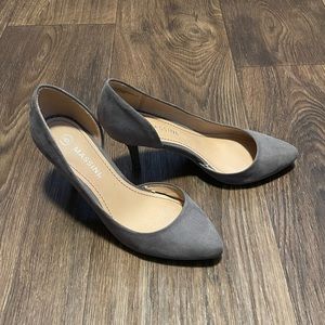 Massini, gray suede heels, size 6